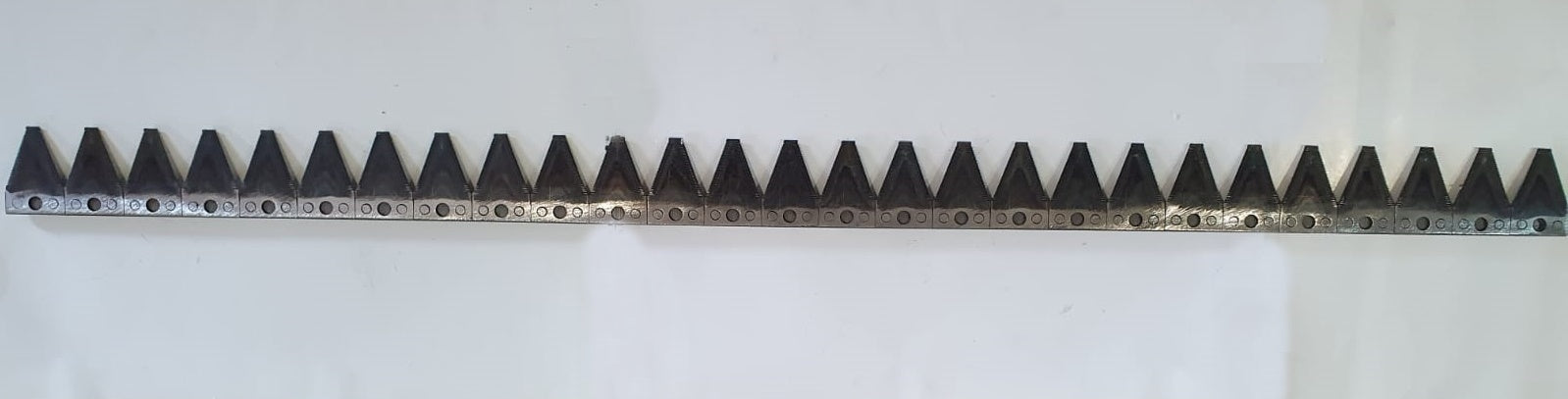 LAMA EUROPA 27 CUTITE